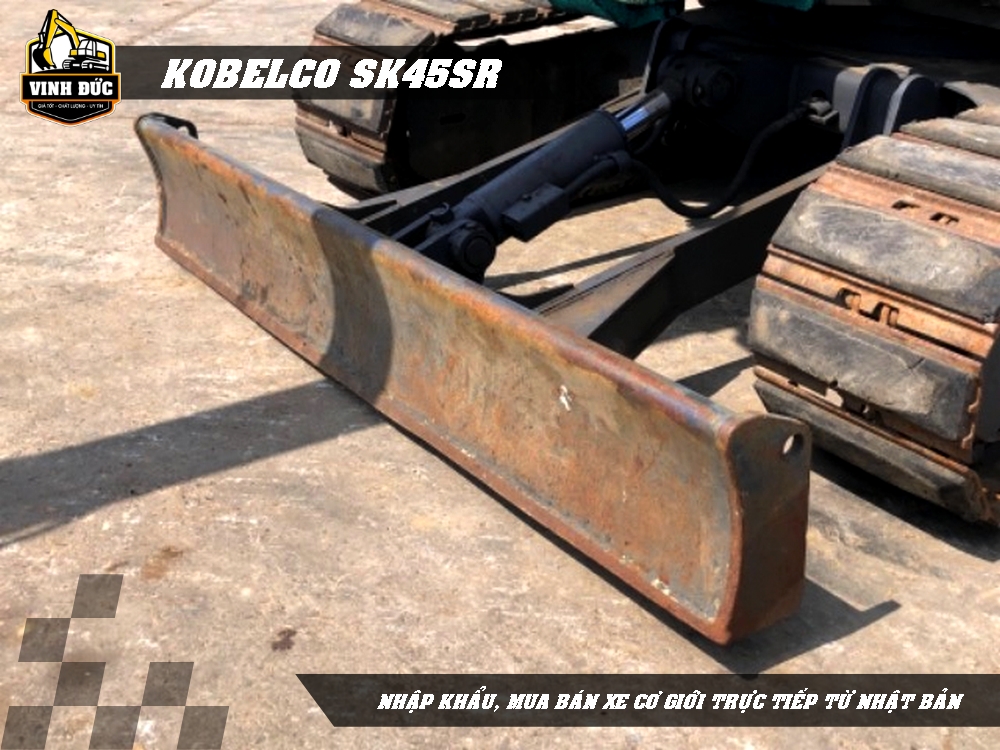 KOBELCO SK45SR (07)