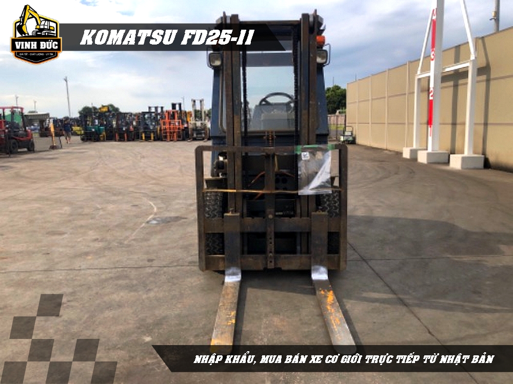 KOMATSU FD25-11 (03)