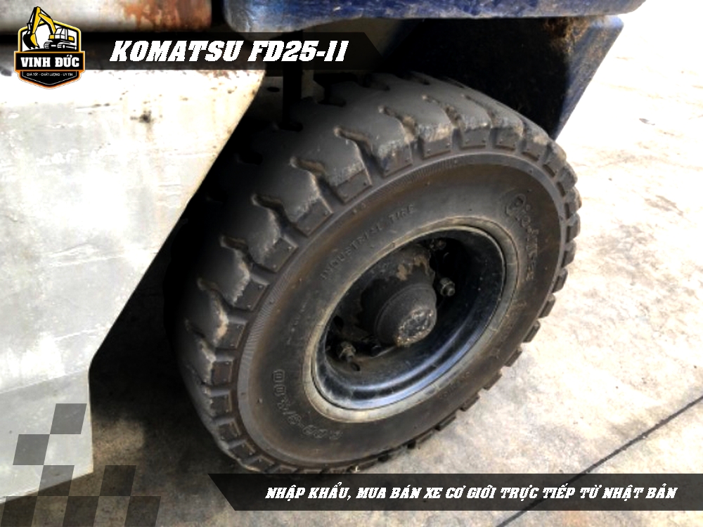 KOMATSU FD25-11 (09)