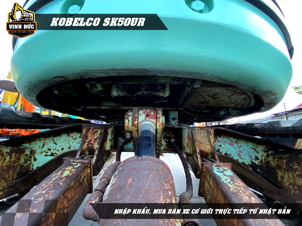 KOBELCO SK50UR (04)