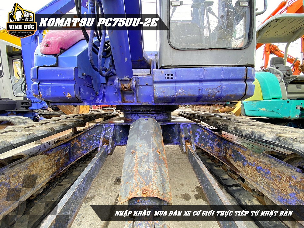 KOMATSU PC75UU-2E (05)