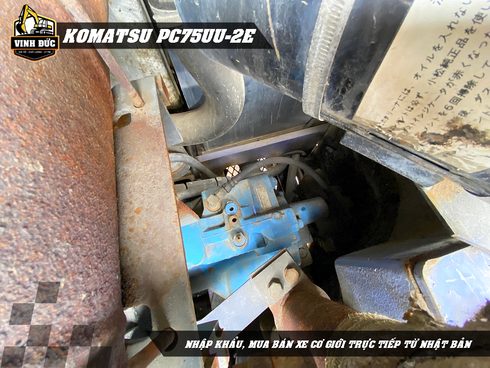 KOMATSU PC75UU-2E (12)