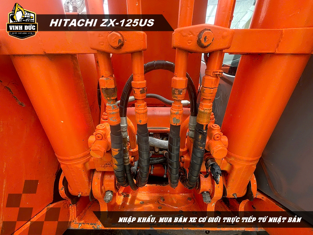 HITACHI ZX125US (09)