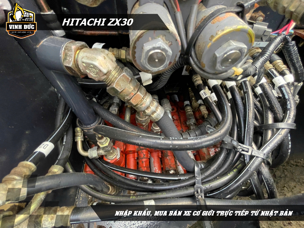 HITACHI ZX20 (17)