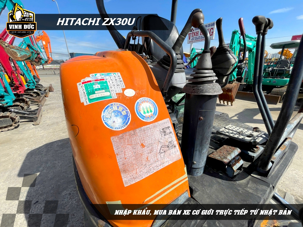 HITACHI ZX30U (10)
