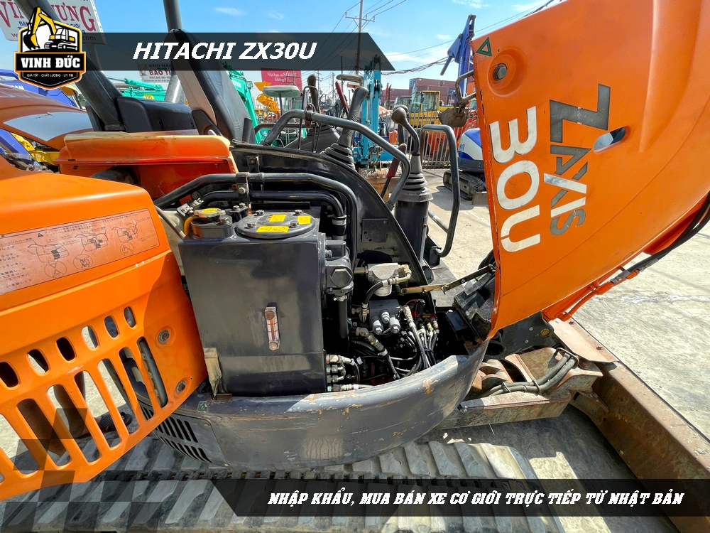 HITACHI ZX30U (16)