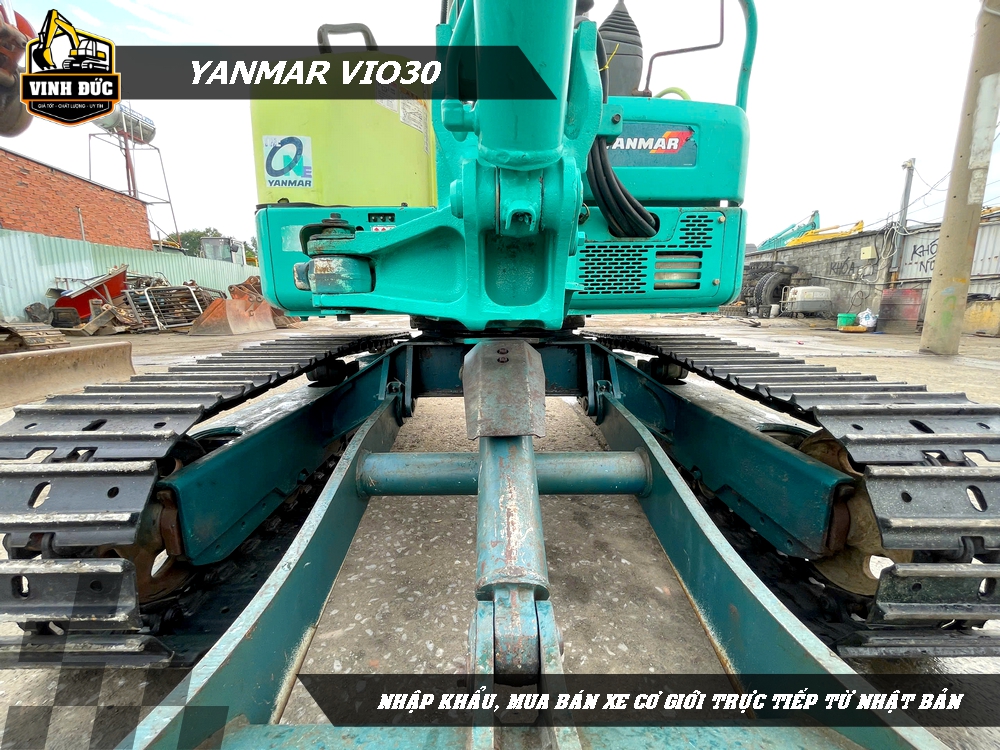 YANMAR VIO30 (06)